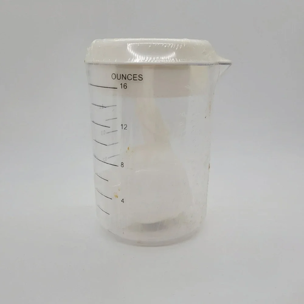 Gold Medal Flour Plastic Measuring Cup with Lid and Spoons 2 Cup 16oz New Sealed